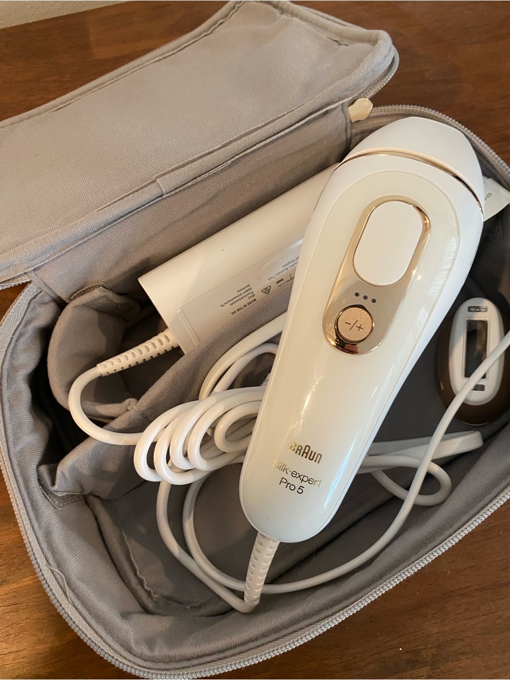 Braun Silk·expert Pro 5 IPL Hair Removal Device - Picture 2 of 16